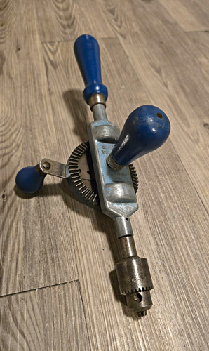 Footprint hand crank drill - footprint,